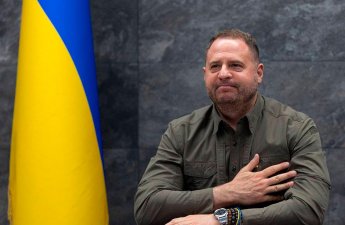 Ермаку запретили покидать Украину
