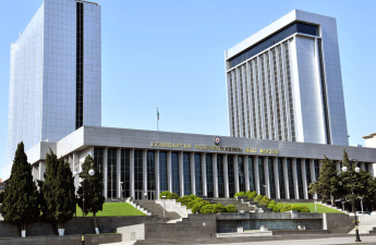 Началось пленарное заседание Милли Меджлиса