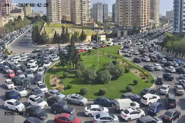 Bizim sürücülərin ayıbını tıxaclar ötür - Yolların qlobal problemi - VİDEO