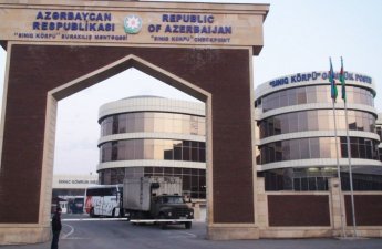 В Милли Меджлисе выступили за открытие сухопутных границ