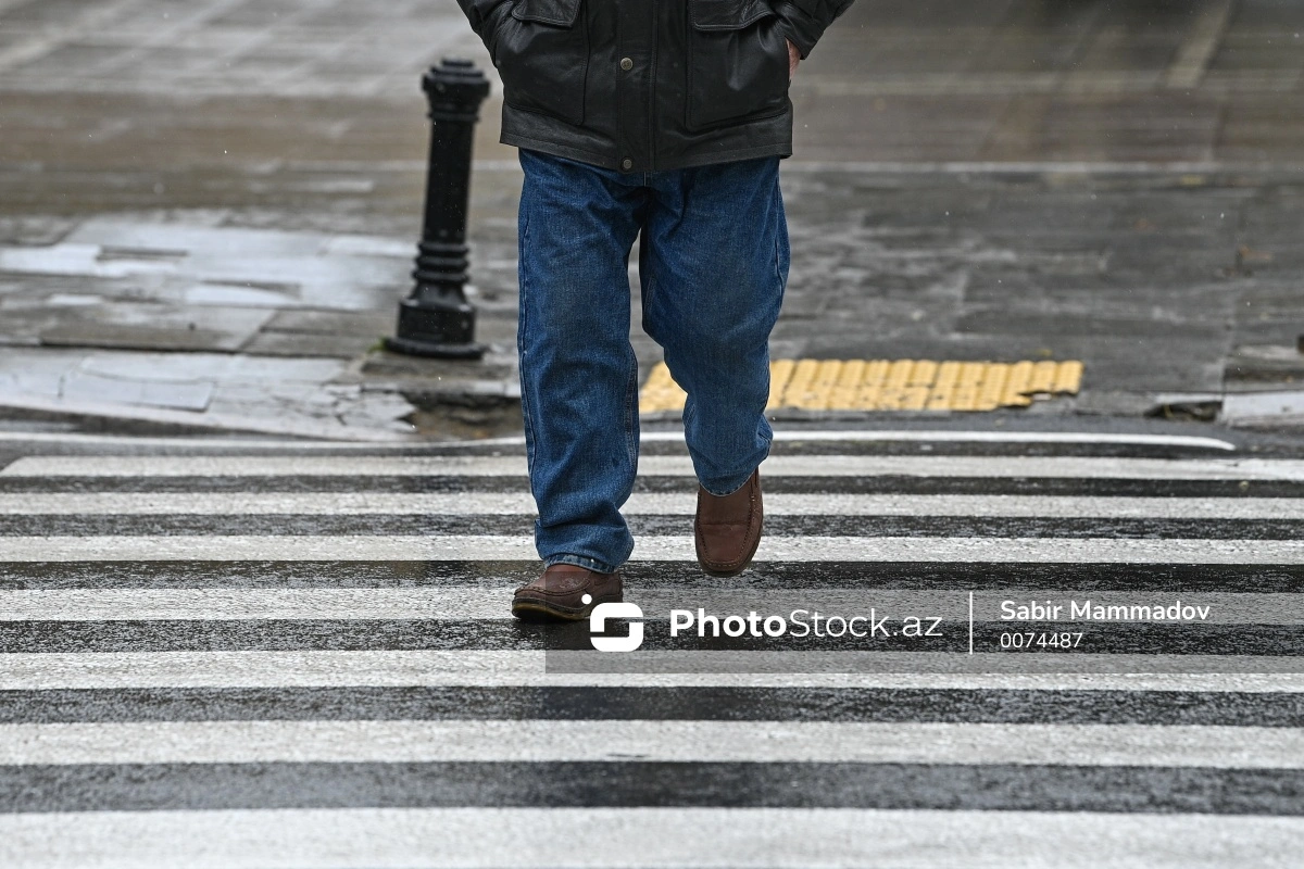 В Баку водитель автобуса совершил наезд на пешехода