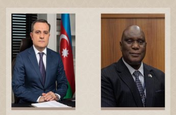 Ceyhun Bayramov Qambiyanın xarici işlər naziri Serinq Modou Njie ilə telefon danışığı aparıb
