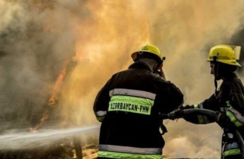 Gəncədə dəyirman zavodunda yanğın başlayıb