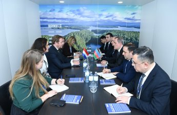 Ceyhun Bayramov Vyanada Niderlandın xarici işlər naziri ilə görüşüb - FOTO