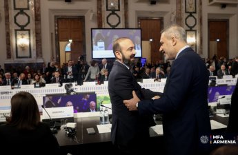 Mirzoyan Vyanada Hakan Fidanla görüşüb