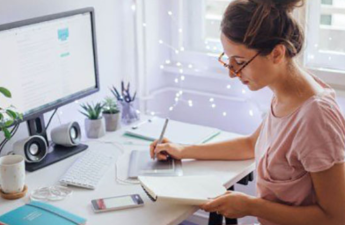 Evdən işləmək qanuniləşir: Əmək bazarında hansı yeniliklər olacaq?