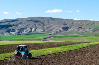 Kənd təsərrüfatı torpaqlarında müvəqqəti tikililər barədə məlumatlandırma qaydaları təsdiqlənib