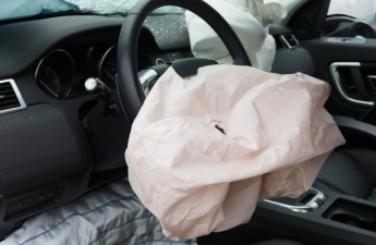 Biləsuvarda yol-nəqliyyat hadisəsi baş verib - Xəsarət alanlar var