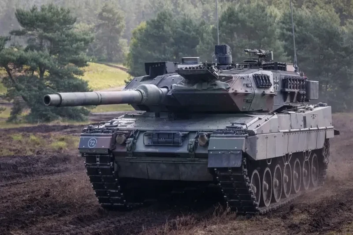 Almaniya parlamenti mübahisəli yeni hərbi xidmət qanununu təsdiqləyib