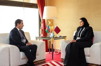 Хикмет Гаджиев и госминистр Катара обсудили отношения Баку и Дохи