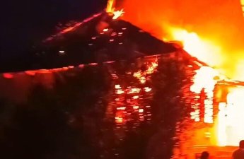 Biləsuvarda fərdi yaşayış evində yanğın olub