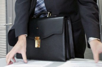 İcra başçısı iki nəfəri işdən çıxardı - Yeni təyinat