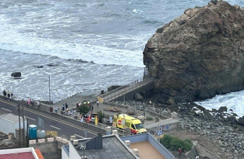 Tenerifedə nəhəng dalğaların sahilə vurması nəticəsində dörd nəfər ölüb