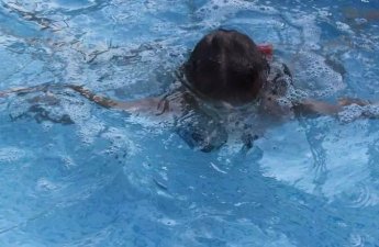 В Товузе трехлетний ребенок утонул в бассейне