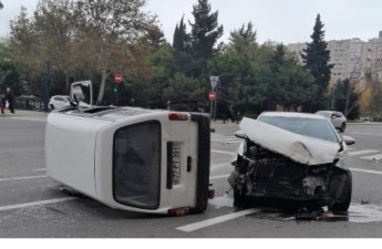 Bakıda qəza - Xəsarət alanlar var