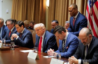 Трамп проведет заседание круглого стола по необъявленной теме в закрытом режиме