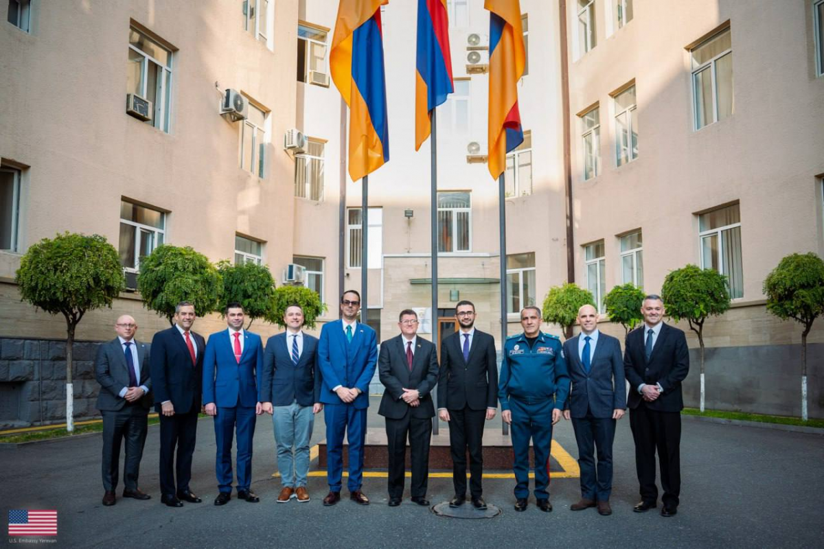 ABŞ generalı Makkini Bakıdan sonra İrəvana yollanıb