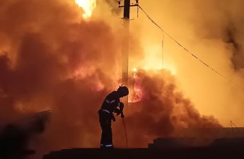 Peterburqda Pravoberejnıy bazarında yanğın baş verib