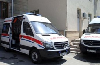 Goranboy sakini kəsici alətdən xəsarət alıb