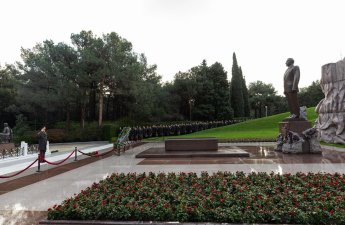 DİN-in şəxsi heyəti Ulu Öndərin məzarını ziyarət etdi - FOTO/VİDEO