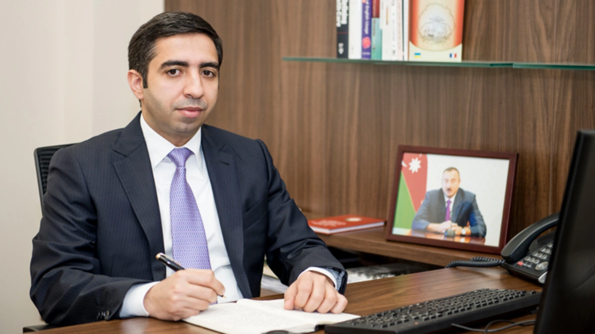 Заур Алиев уволил заместителя директора-ФОТО