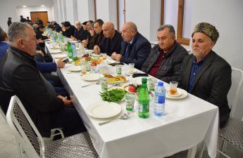 Novxanıda Ulu Öndər Heydər Əliyevin anım günü ilə bağlı ehsan süfrəsi təşkil edilib