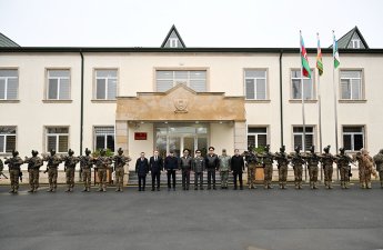 Закир Гасанов показал делегации Узбекистана азербайджанское оружие-ВИДЕО