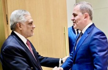 Ceyhun Bayramov pakistanlı həmkarı ilə görüşdü - FOTO