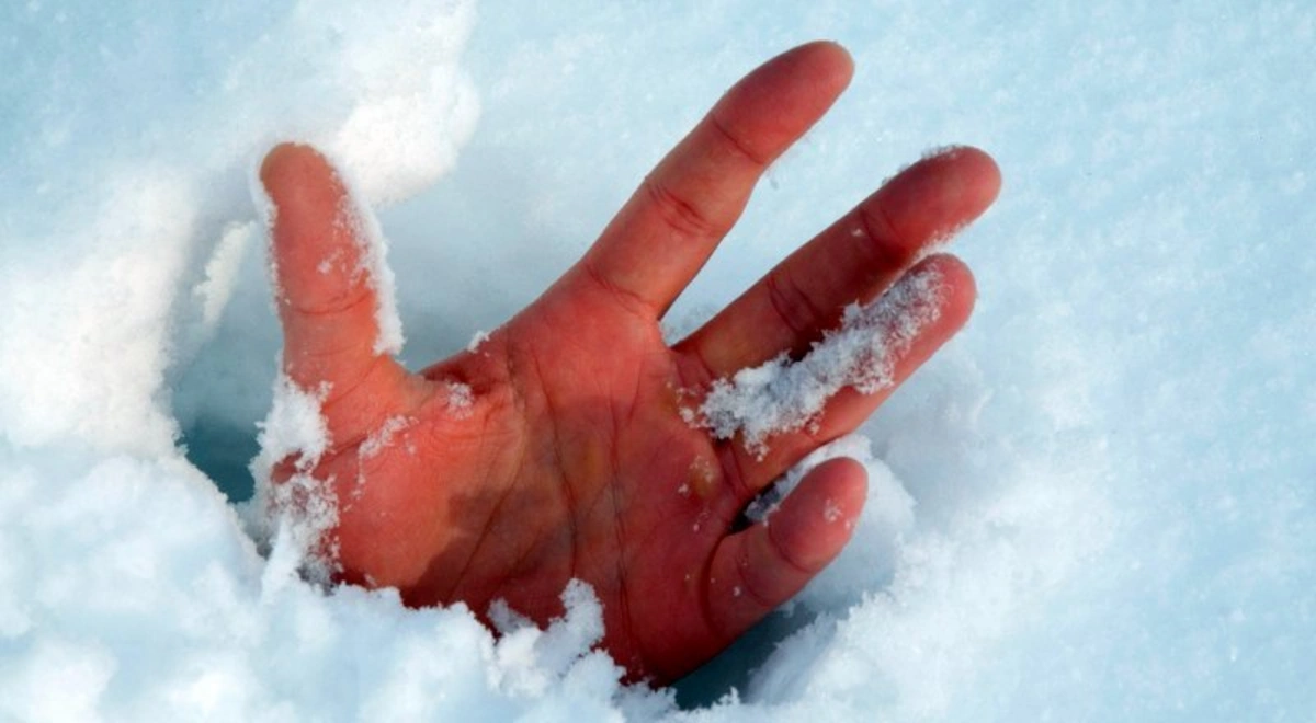 Qazaxıstanda üç nəfər donaraq ölüb