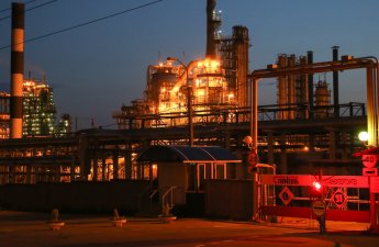 Атака дронов вывела из строя один из крупнейших нефтезаводов России