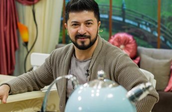 Aparıcının müğənnilərə dediyi söz QINANDI: “Bunları aparasan bağa, gətirməyəsən” - VİDEO