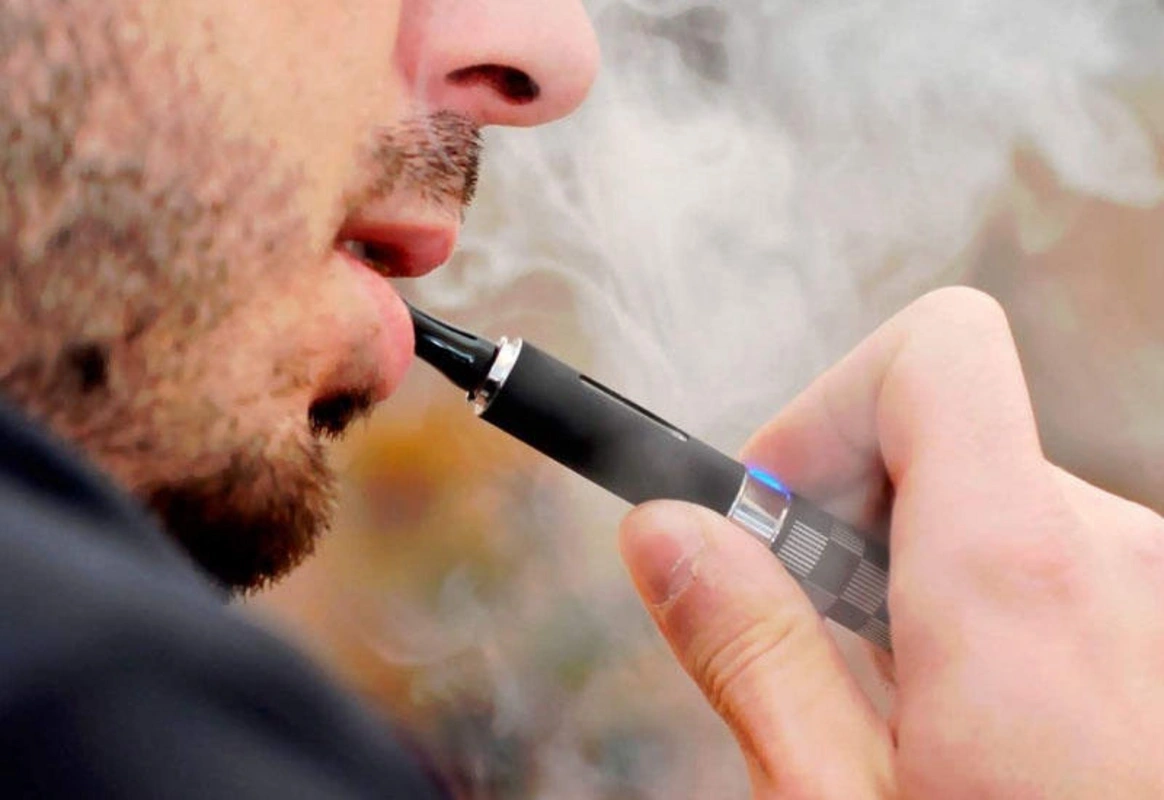 Azərbaycanda elektron siqaretlərin istifadəsi QADAĞAN EDİLİR