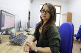 “Çağırdığım taksi sürücüsü maşını yüksək sürətlə üstümə sürdü”