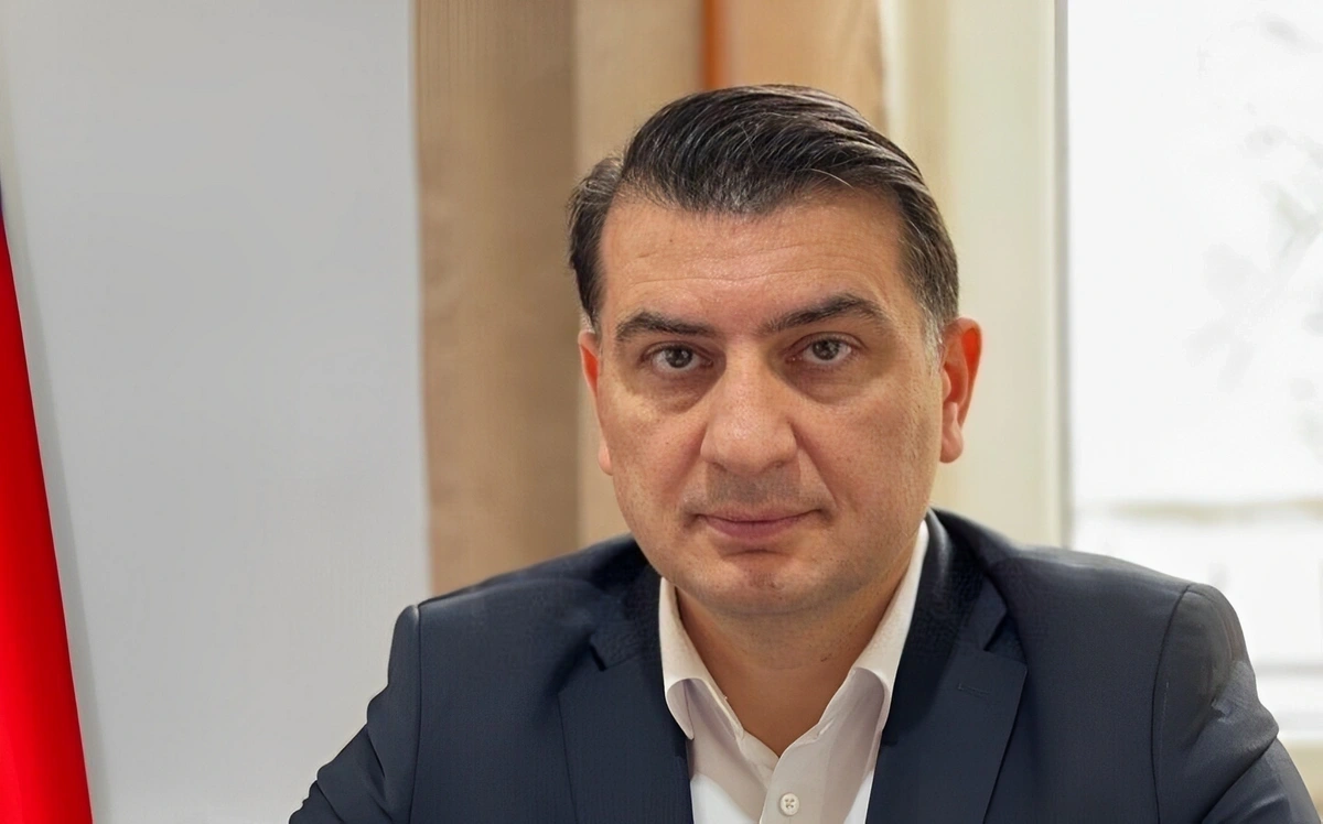 Azər Qasımlı Qurbanəli Yusifovu övladları ilə hədələyib?