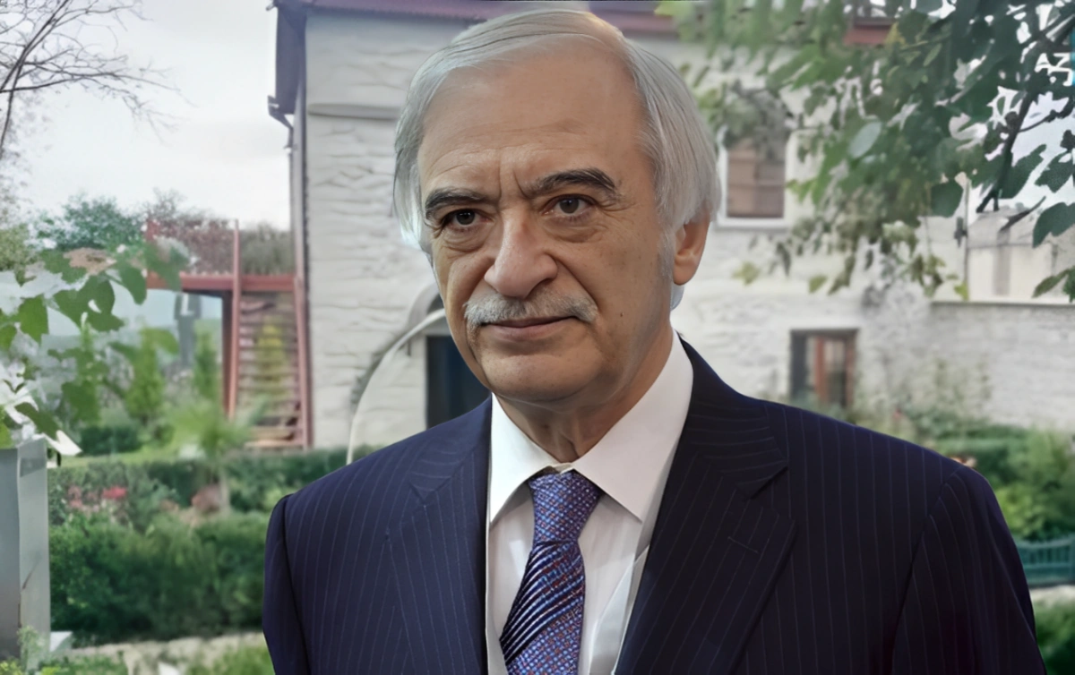 Polad Bülbüloğlu Şuşadakı evinin bağını göstərdi