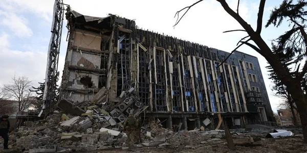 В результате удара РФ в украинском Изюме погибли два человека