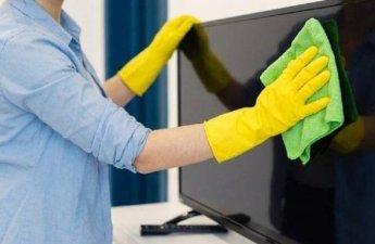 Televizoru belə silənlər diqqətli olsun: Ekrana zərər verə bilərsiniz