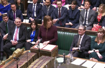 Britaniyada pab sahibi nazir və deputatları vergi artımına görə obyektinə buraxmır