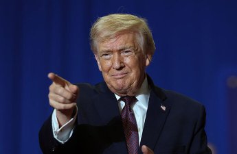 F-16 qırıcısı Trampın iqamətgahı yaxınlığında təyyarə aşkar edib