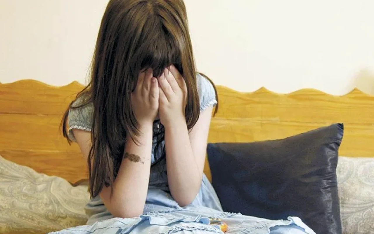 13 yaşlı qız bibisinin ərindən hamilə qaldı - Ailəsi şikayətçi olmadı...