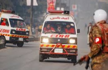 Пять полицейских погибли в результате нападения на служебный автомобиль в Пакистане