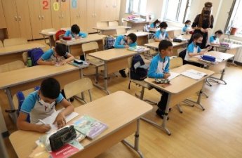 В Баку более 47 тыс. учеников сменили школу через электронную систему