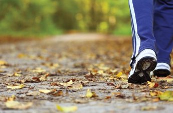 Gün ərzində nə qədər piyada gəzmək lazımdır?