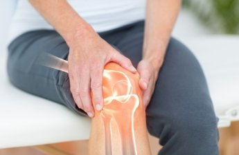 Səhiyyə Nazirliyinin mütəxəssisi yuxu pozğunluğu və oynaq ağrıları arasındakı əlaqədən danışdı