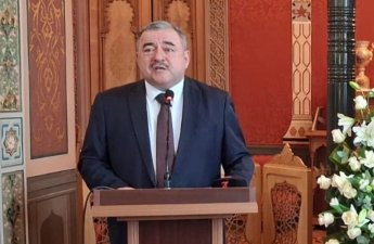 Амиров: Самолет AZAL рейса J2-8243 подвергся незаконному внешнему воздействию при посадке в Грозном