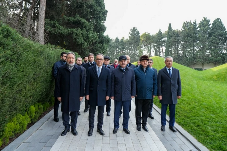 Делегации из Турции, Узбекистана и Казахстана почтили память Гейдара Алиева-ФОТО