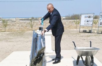 Президент заложил фундамент здания в Ханкенди