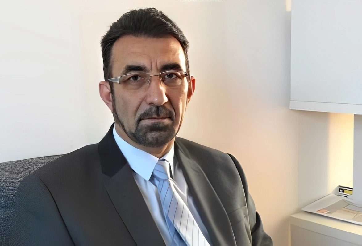 Qənimət Zahidə hökm oxundu