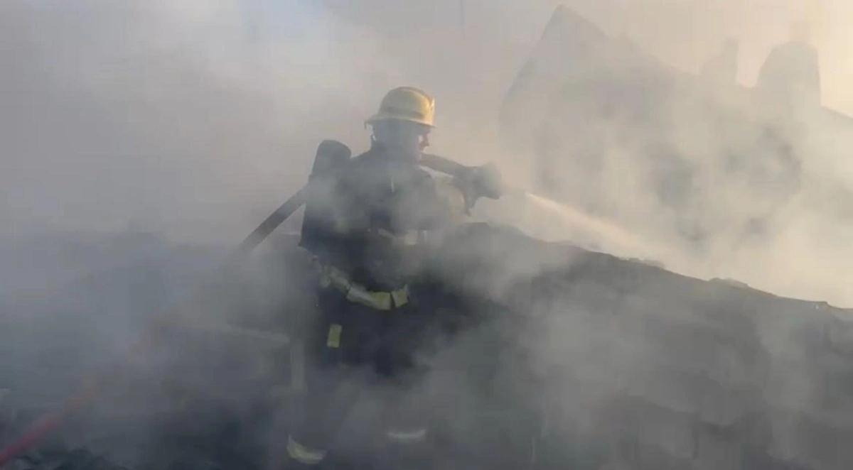 Yasamalda fərdi yaşayış evində baş vermiş yanğın - VİDEO - YENİLƏNİB