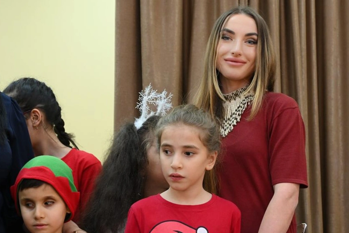 Alyona Əliyeva 5 nömrəli xüsusi internat məktəbindən paylaşım edib - FOTO